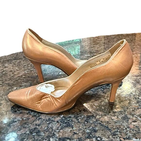 Vintage Proxy Made In Spain Leather Classic Scalloped Side Heels Lt Tan Sz 9B - Picture 5 of 11